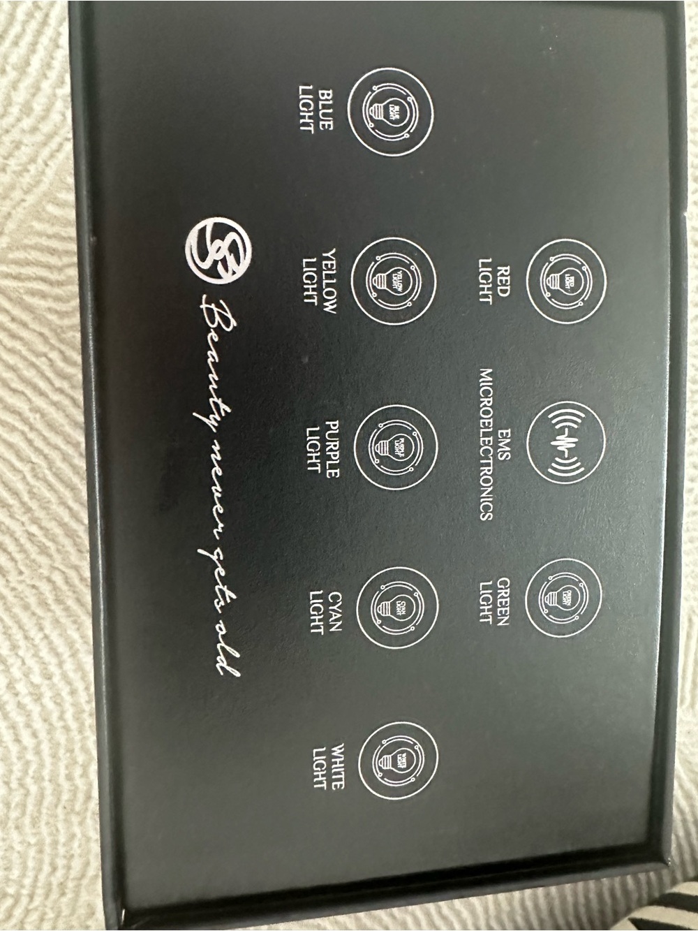 Predire 8 Element LED Skincare Mask 🤍 - Picture 15 of 16